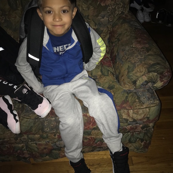 Meet your Posher, Amy POSH ADMINISTRATOR !! - Picture 3 of 15